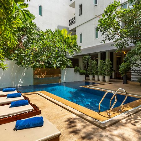 Wisteria Hotel Phnom Penh Exterior photo