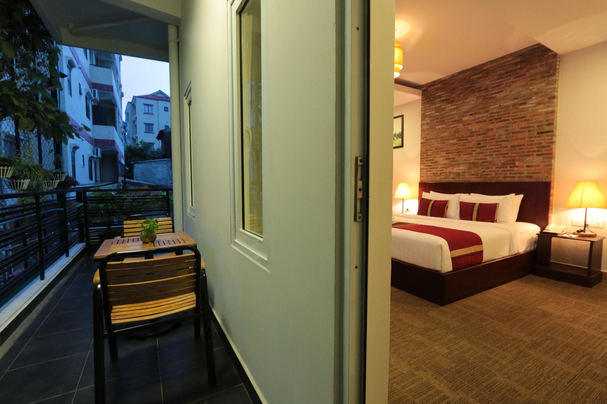 Wisteria Hotel Phnom Penh Exterior photo