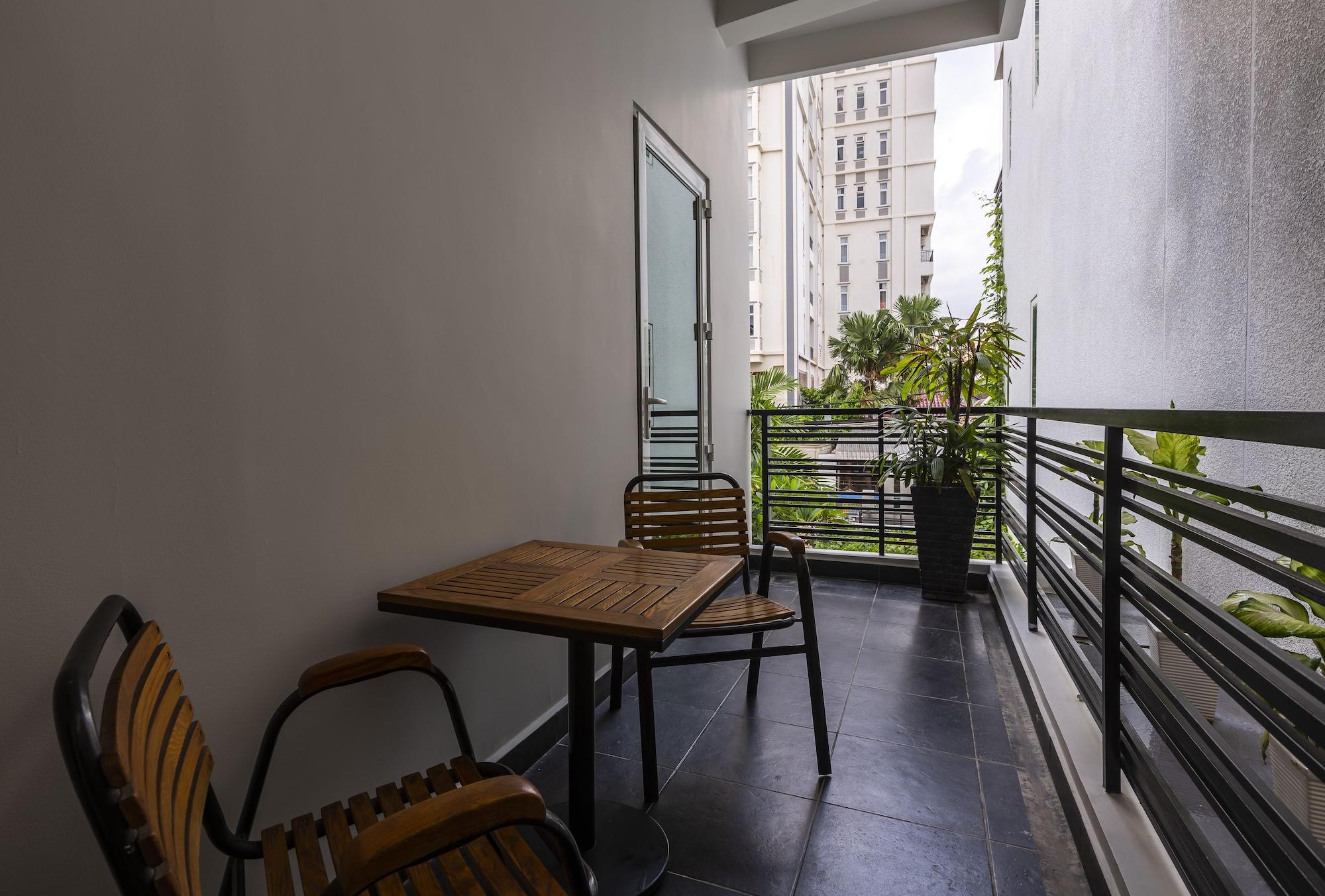 Wisteria Hotel Phnom Penh Exterior photo