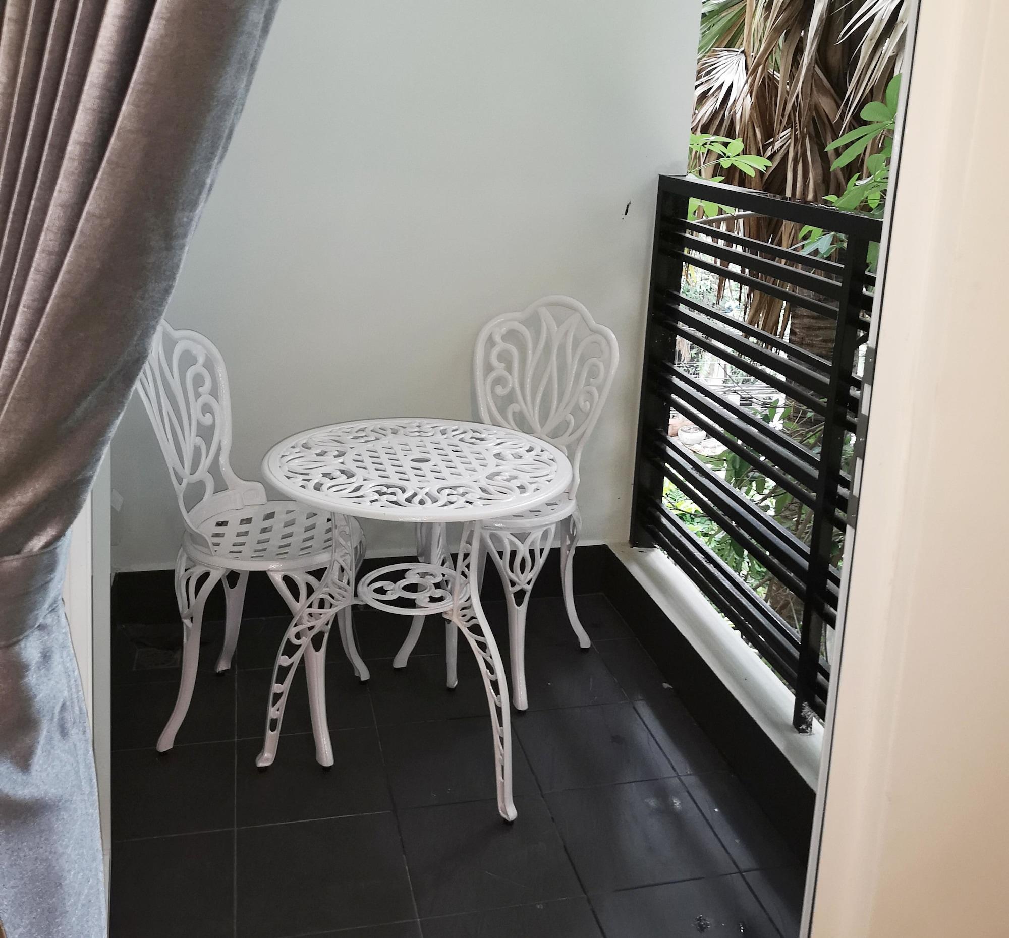 Wisteria Hotel Phnom Penh Exterior photo