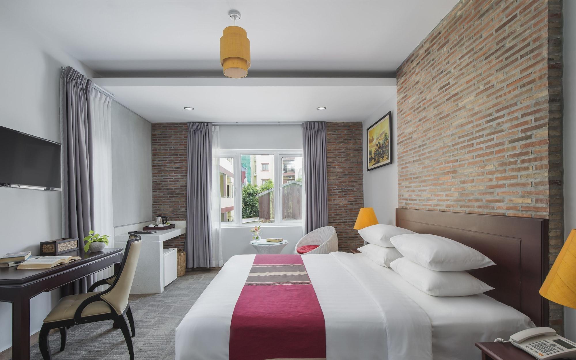 Wisteria Hotel Phnom Penh Exterior photo