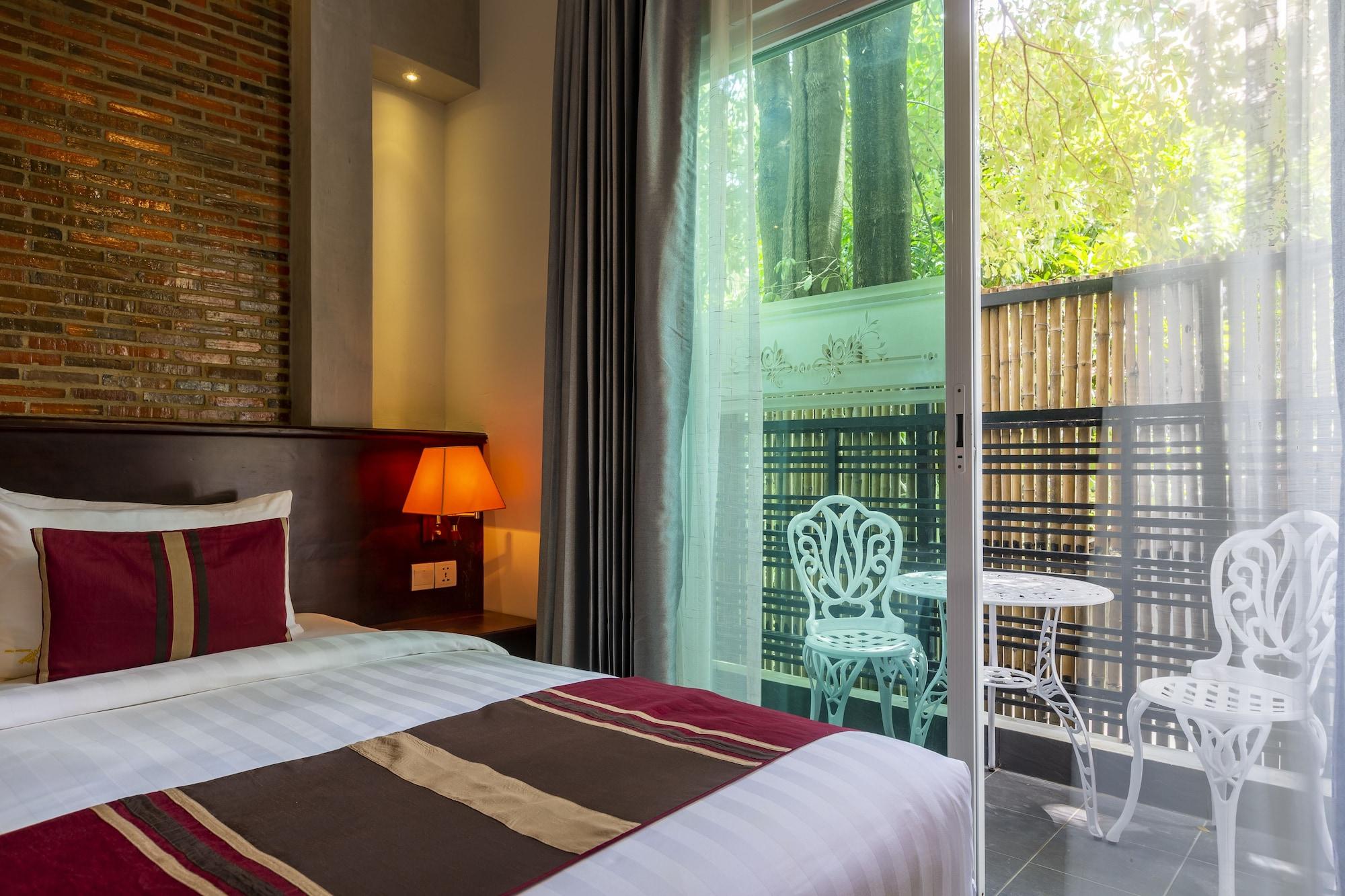 Wisteria Hotel Phnom Penh Exterior photo
