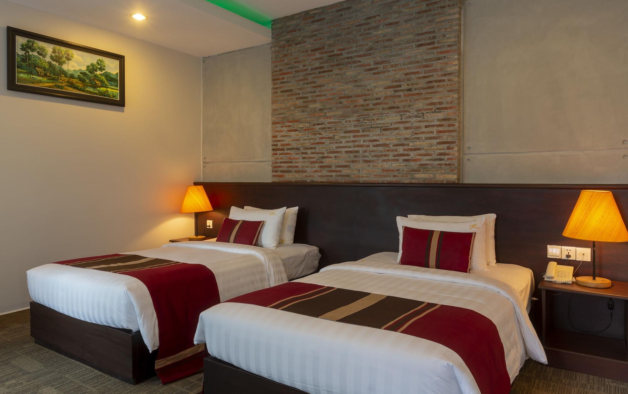 Wisteria Hotel Phnom Penh Exterior photo
