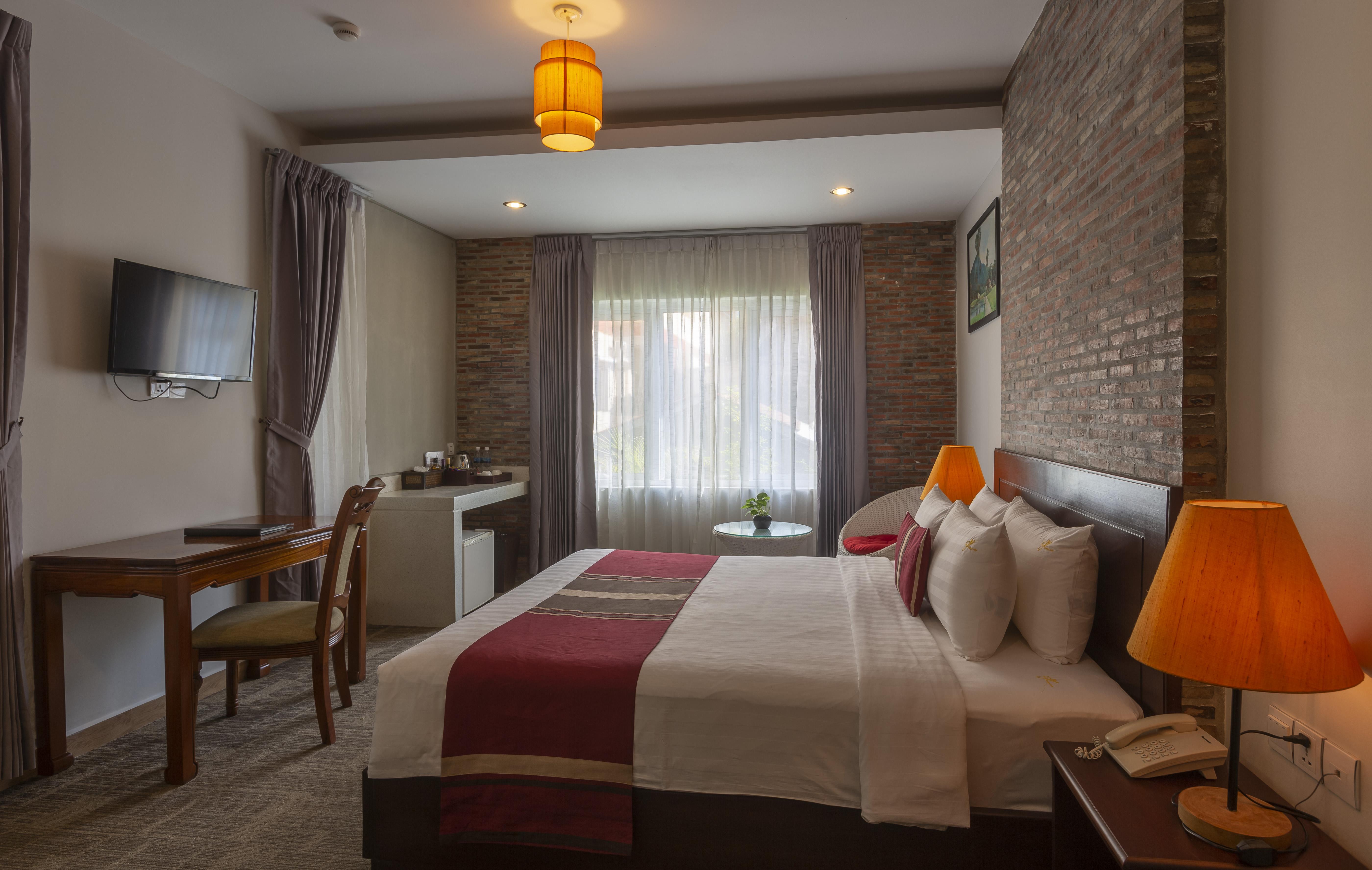Wisteria Hotel Phnom Penh Exterior photo