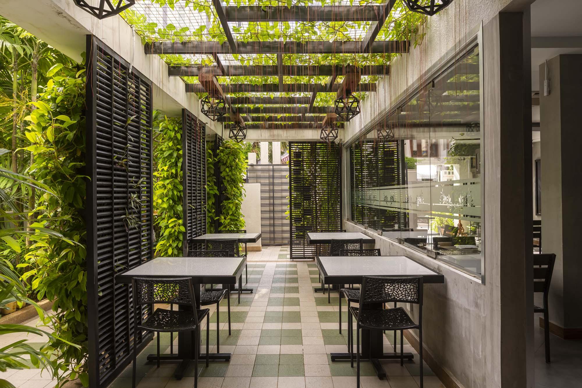 Wisteria Hotel Phnom Penh Exterior photo