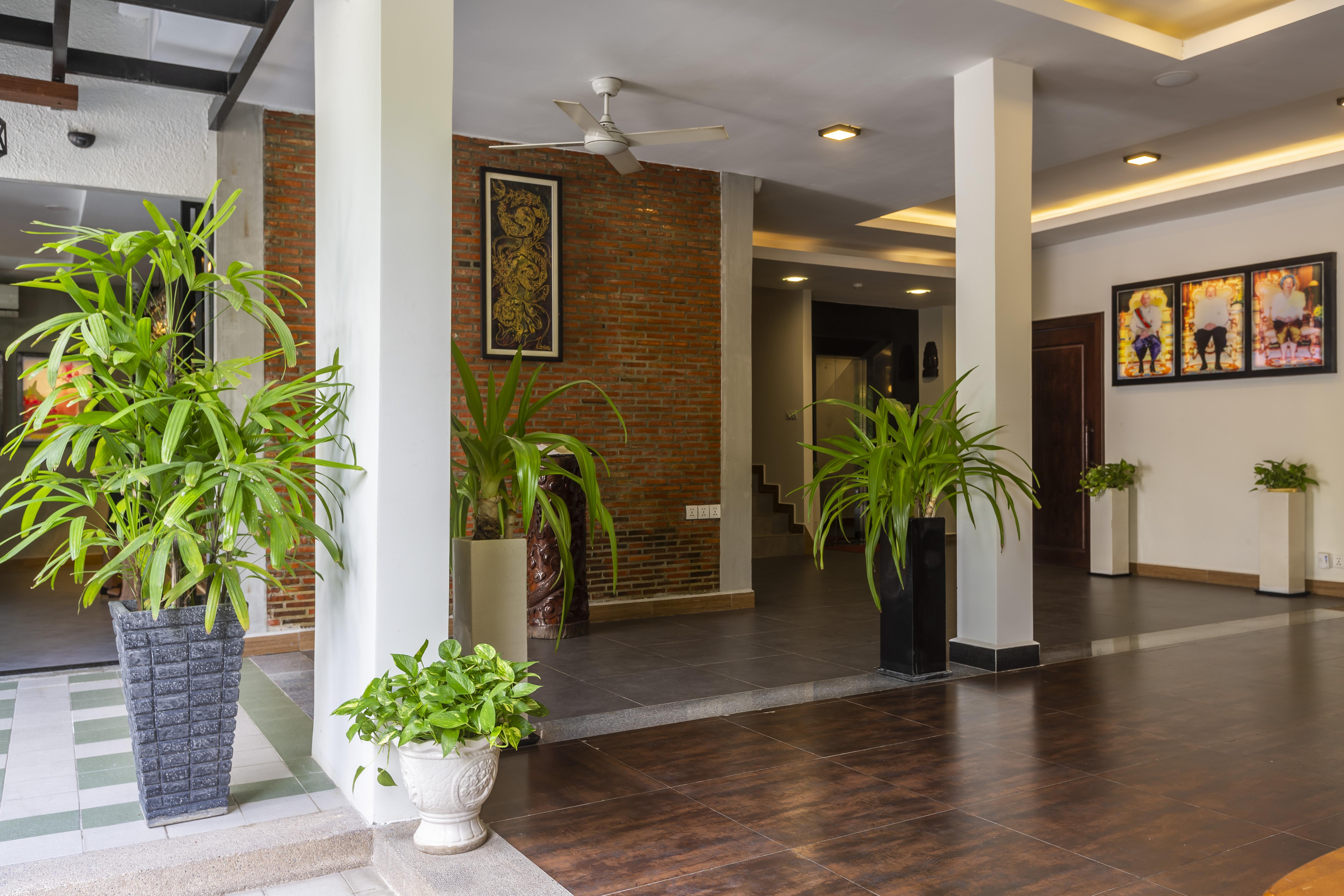 Wisteria Hotel Phnom Penh Exterior photo