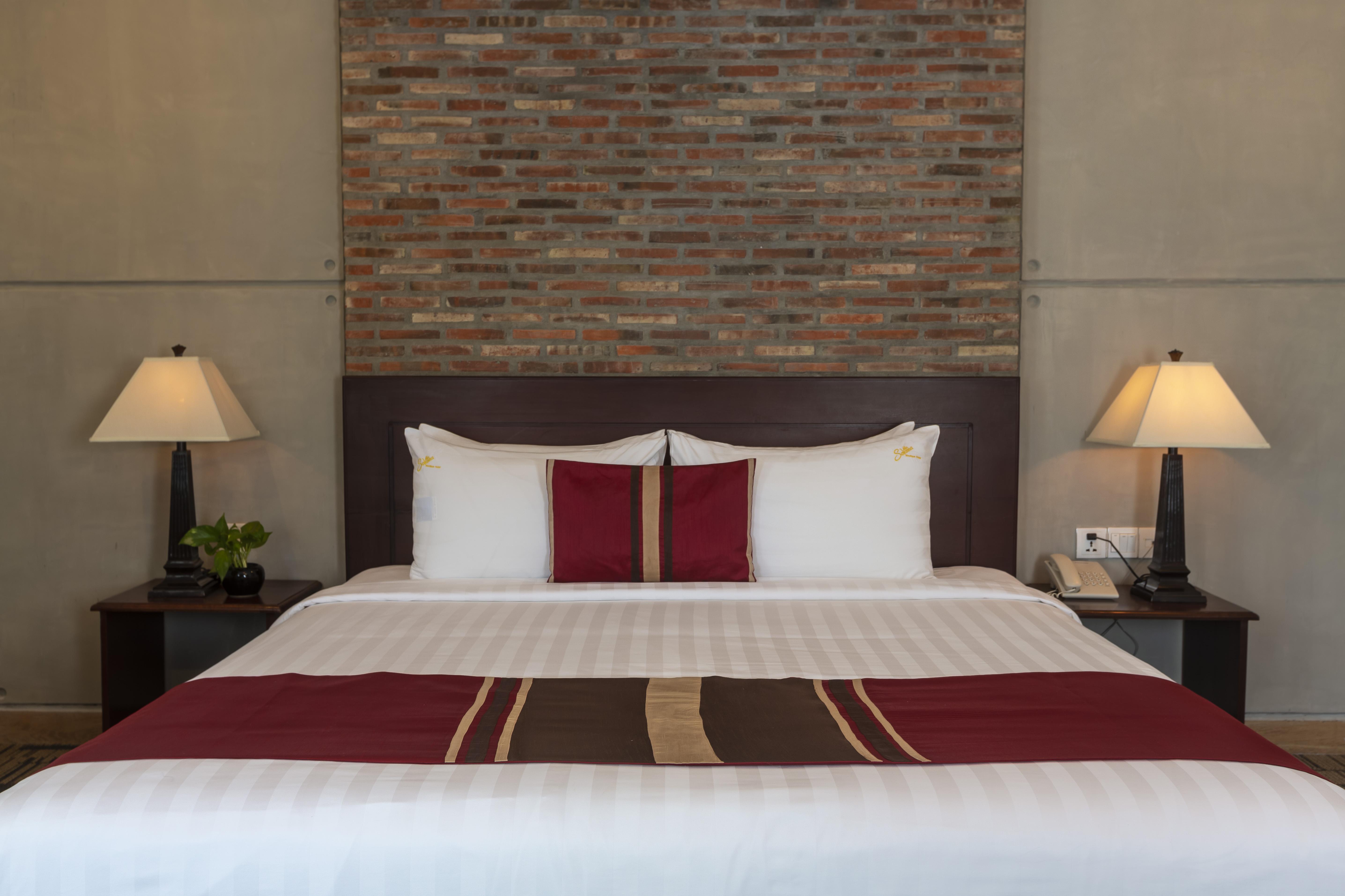 Wisteria Hotel Phnom Penh Exterior photo