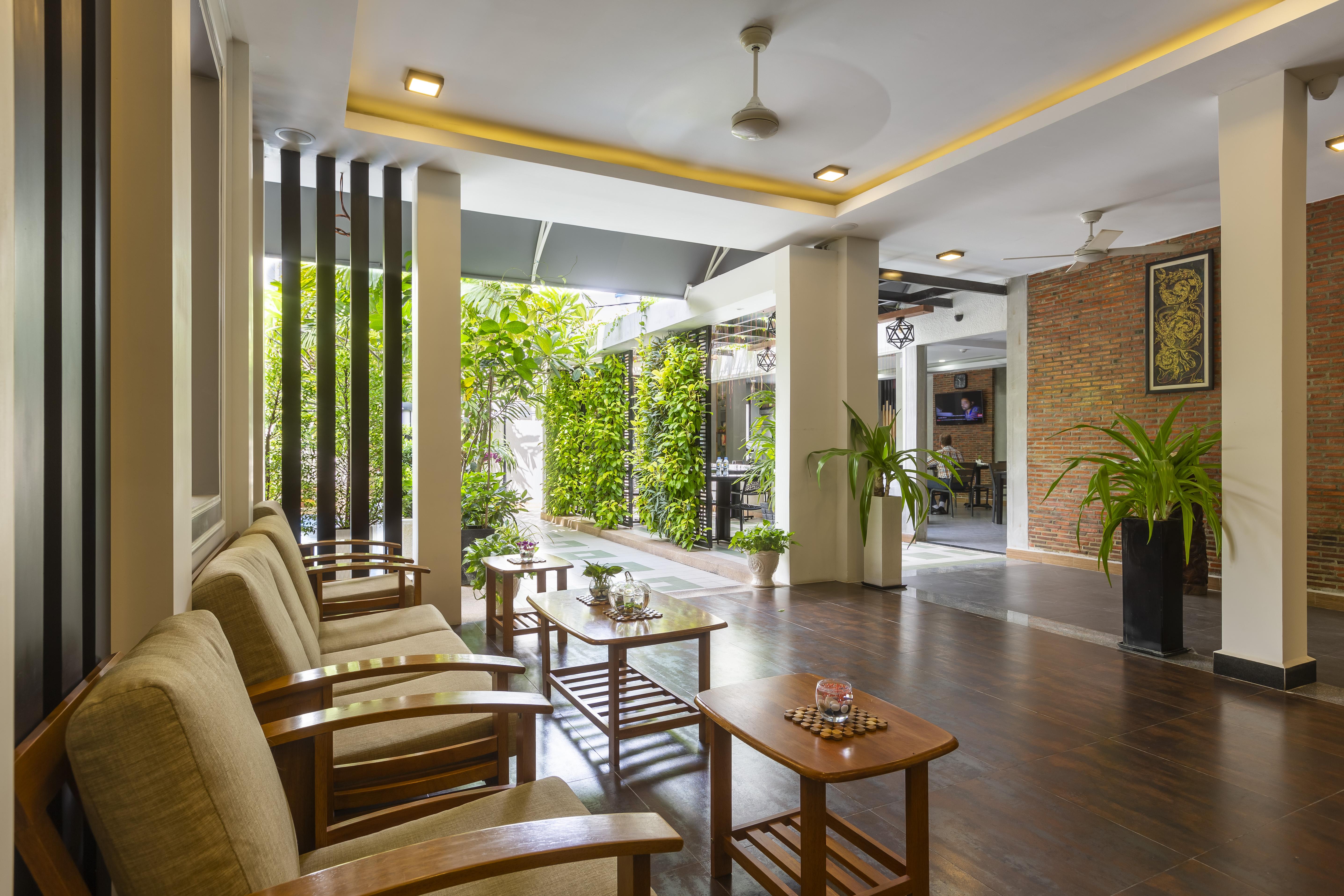 Wisteria Hotel Phnom Penh Exterior photo