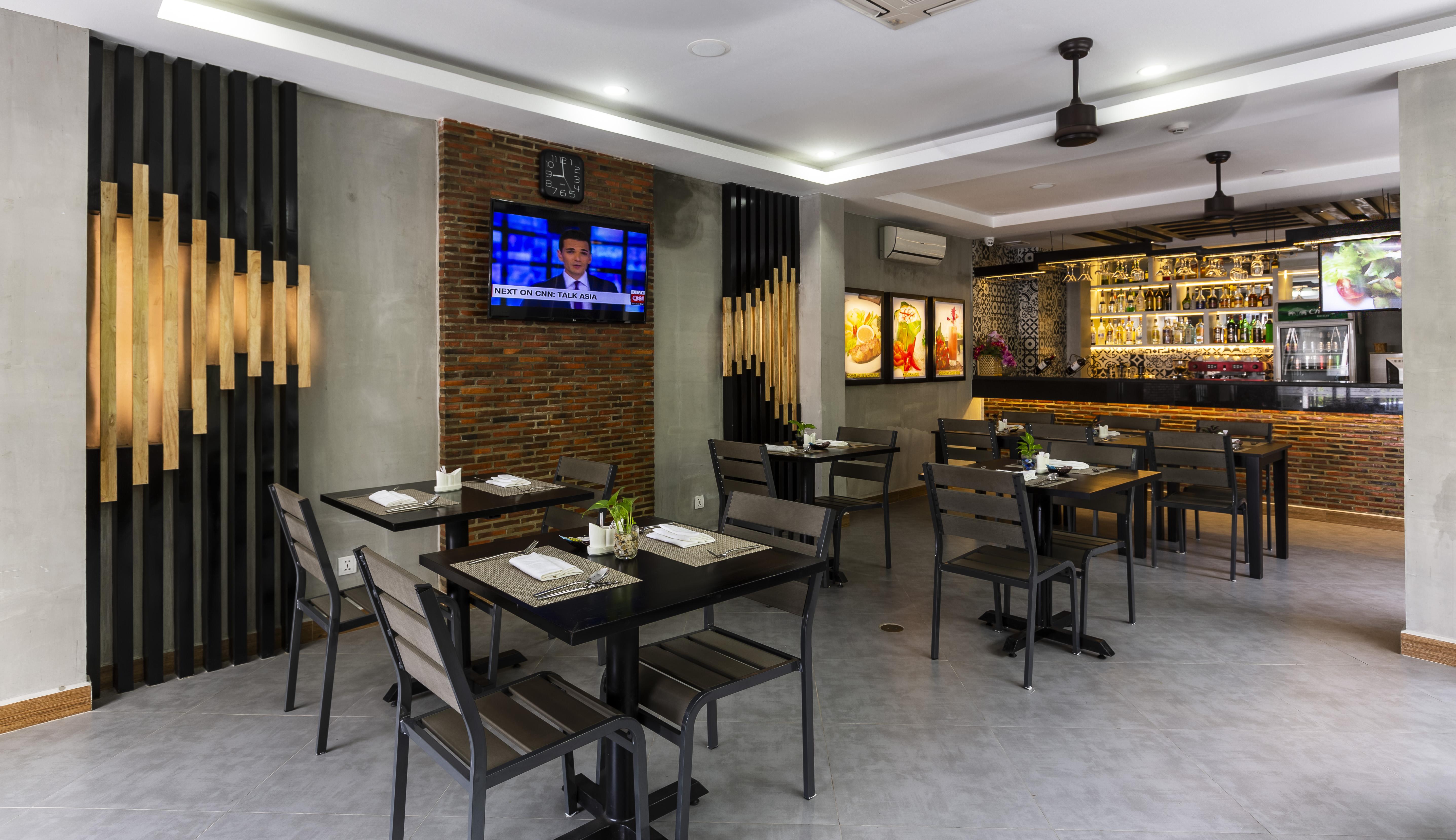 Wisteria Hotel Phnom Penh Exterior photo