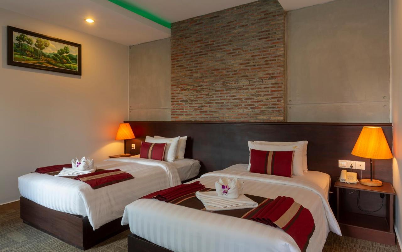 Wisteria Hotel Phnom Penh Exterior photo