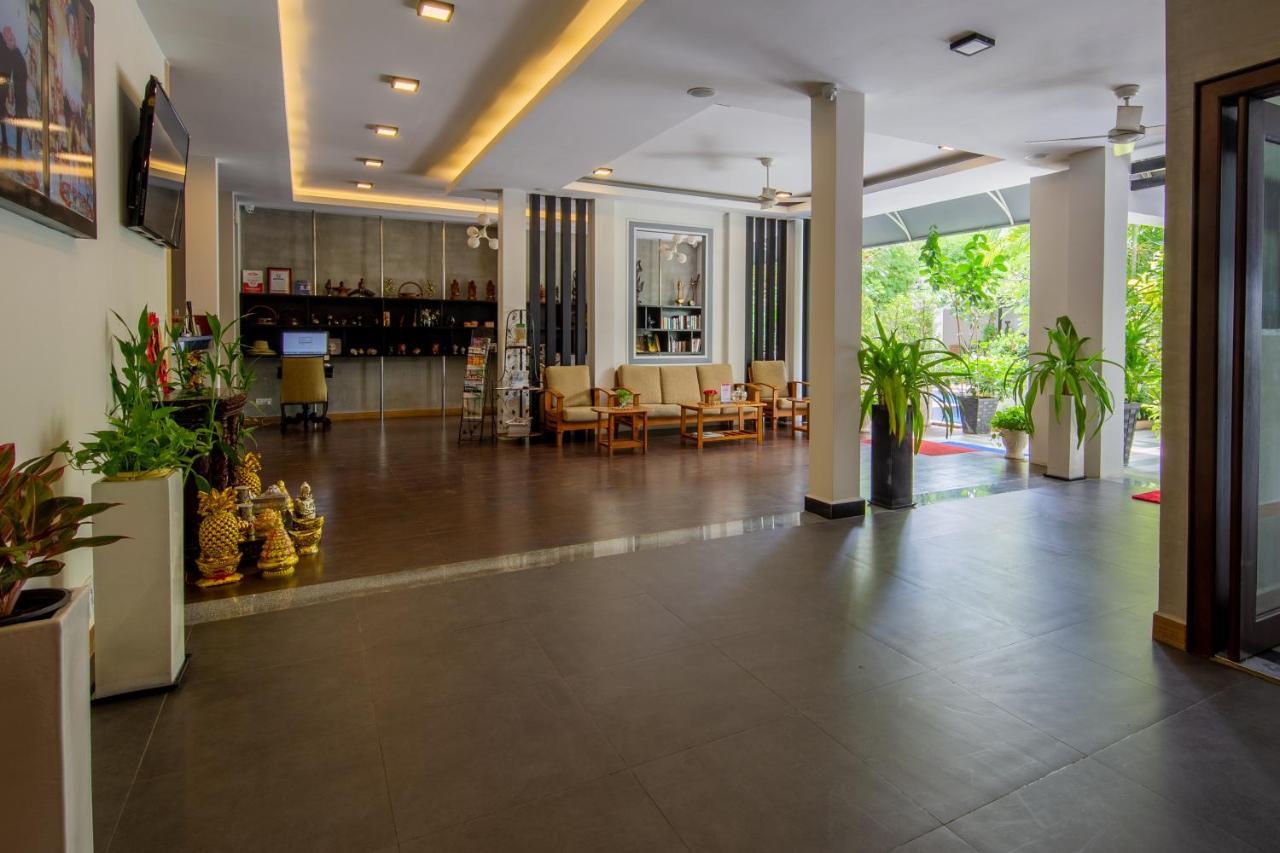 Wisteria Hotel Phnom Penh Exterior photo